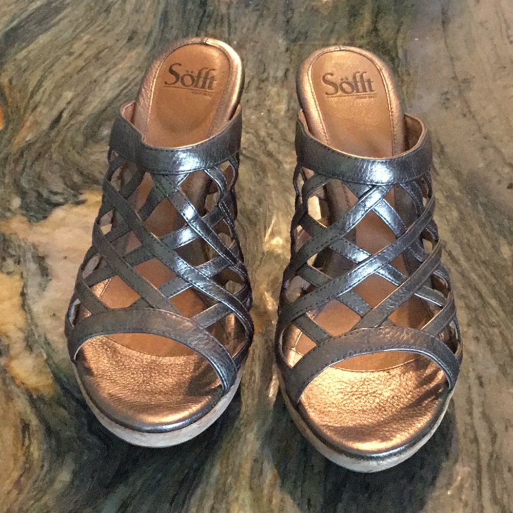Women’s platform shoes
